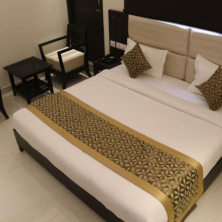 Hotel Solitaire Chinhat Luaran gambar