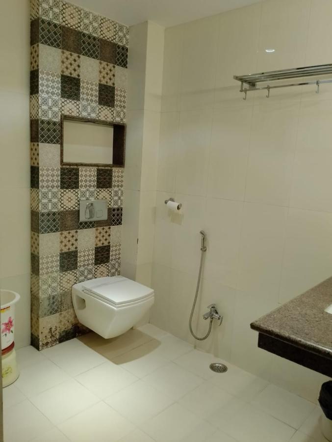 Hotel Solitaire Chinhat Luaran gambar