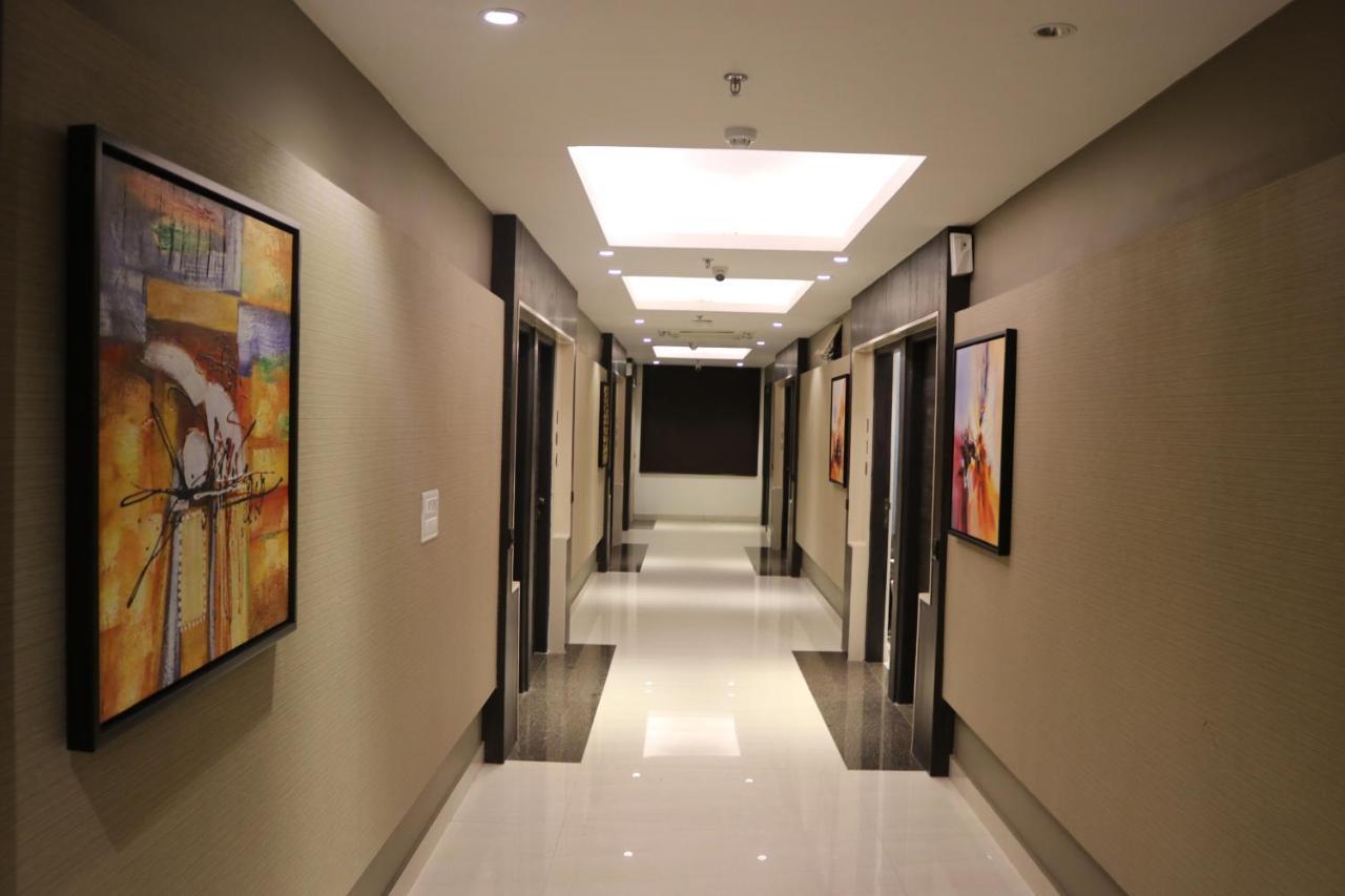 Hotel Solitaire Chinhat Luaran gambar