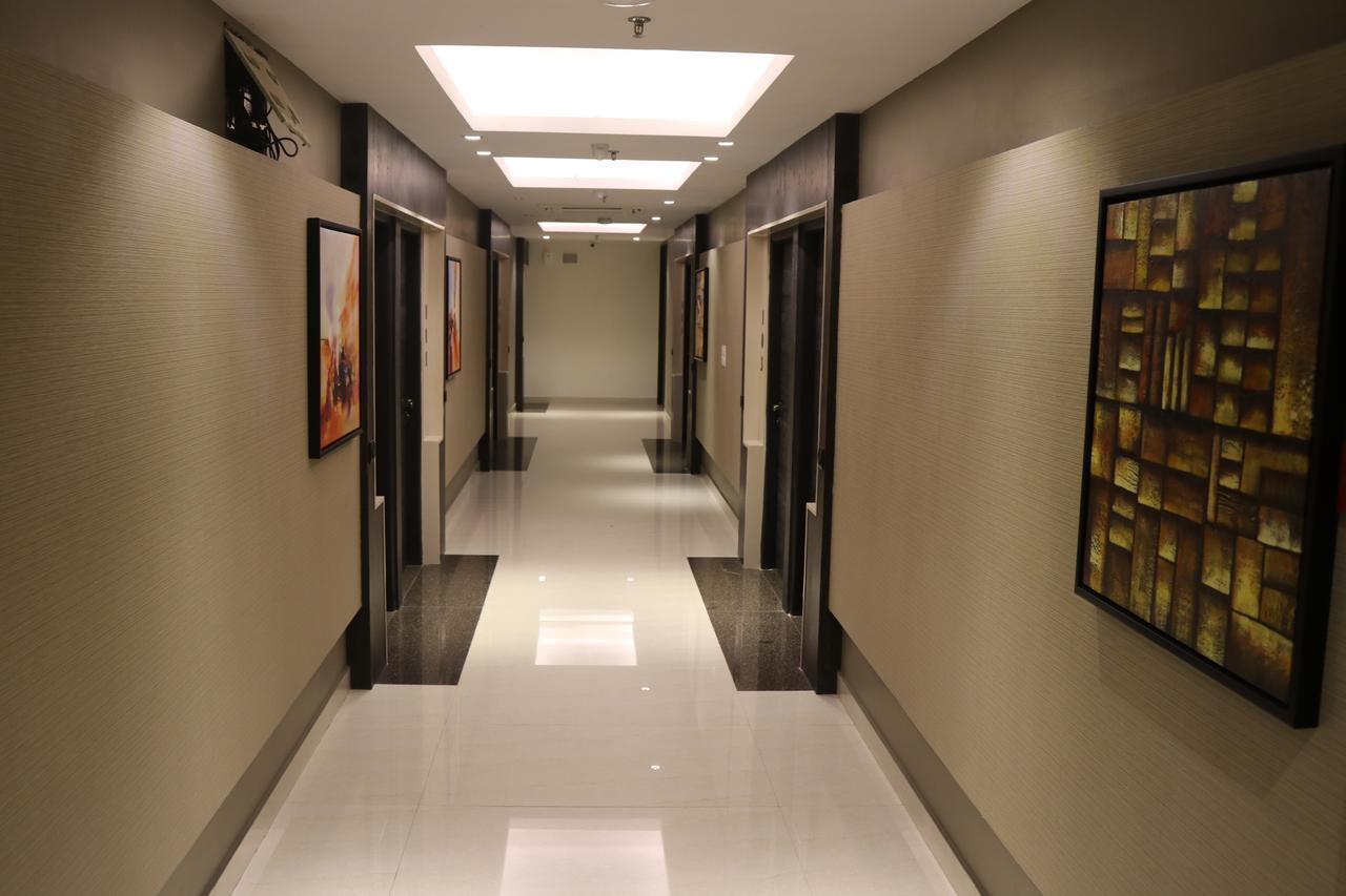 Hotel Solitaire Chinhat Luaran gambar