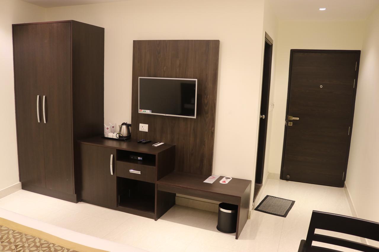 Hotel Solitaire Chinhat Luaran gambar