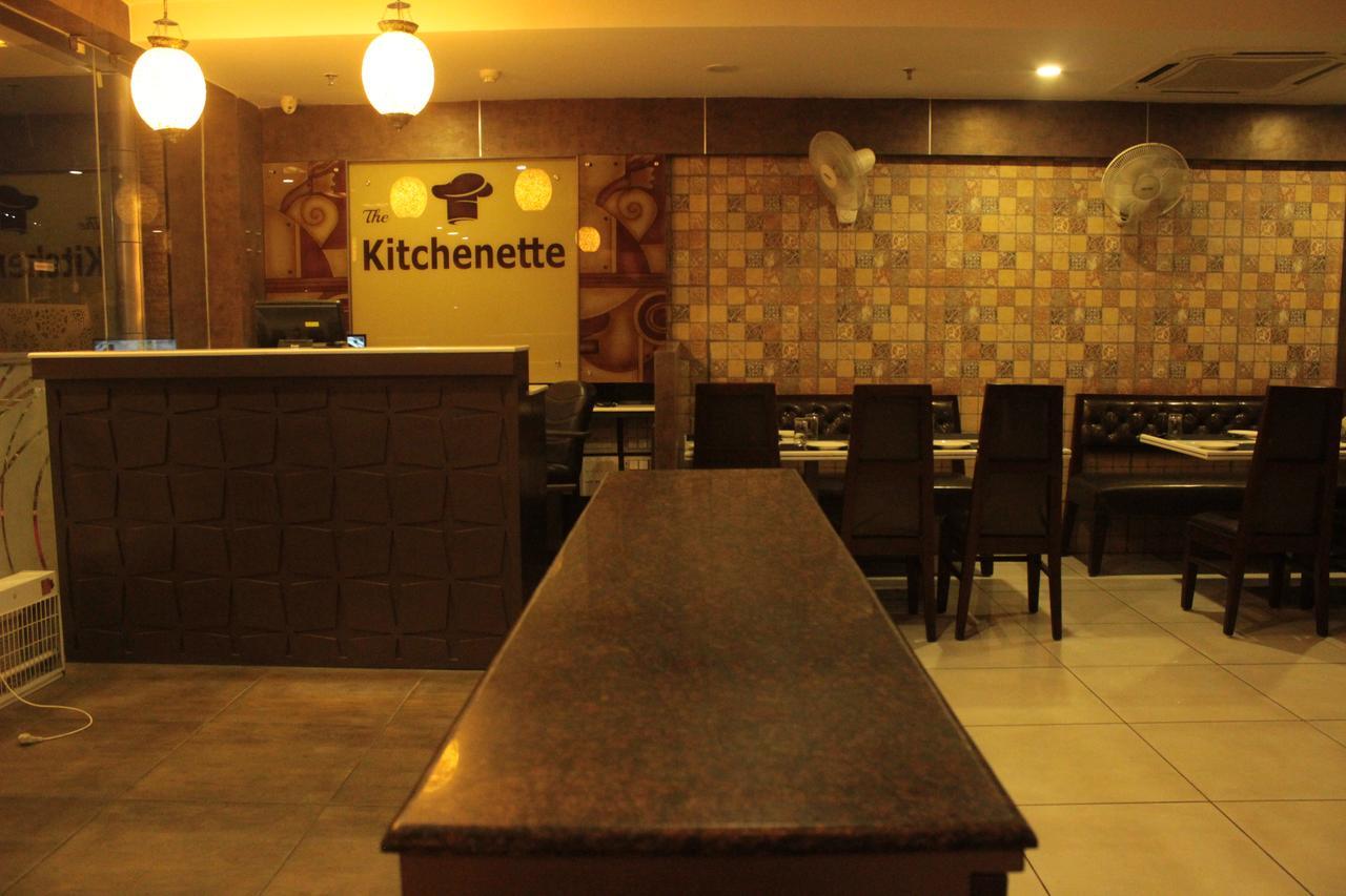 Hotel Solitaire Chinhat Luaran gambar