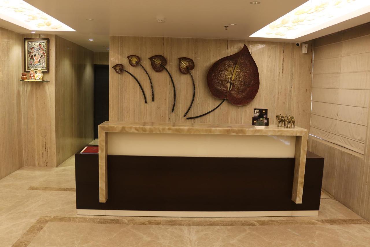 Hotel Solitaire Chinhat Luaran gambar