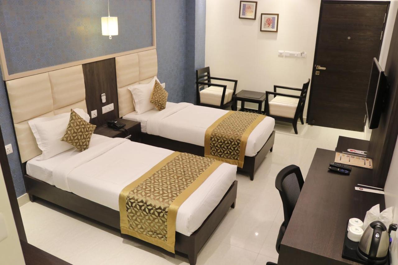 Hotel Solitaire Chinhat Luaran gambar