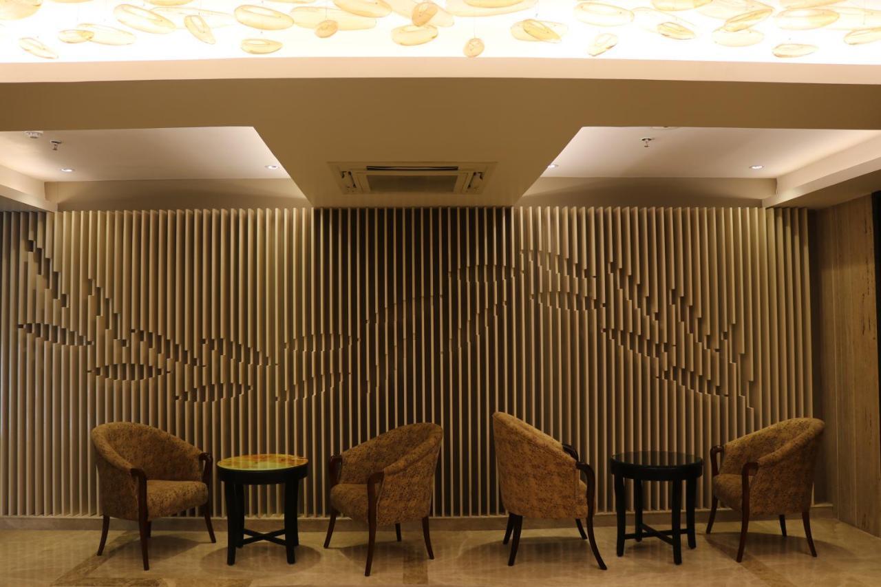 Hotel Solitaire Chinhat Luaran gambar