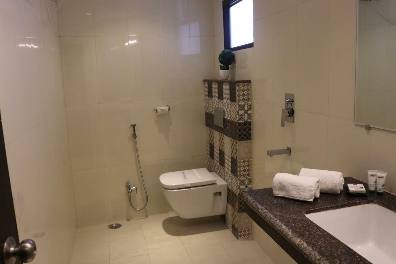Hotel Solitaire Chinhat Luaran gambar