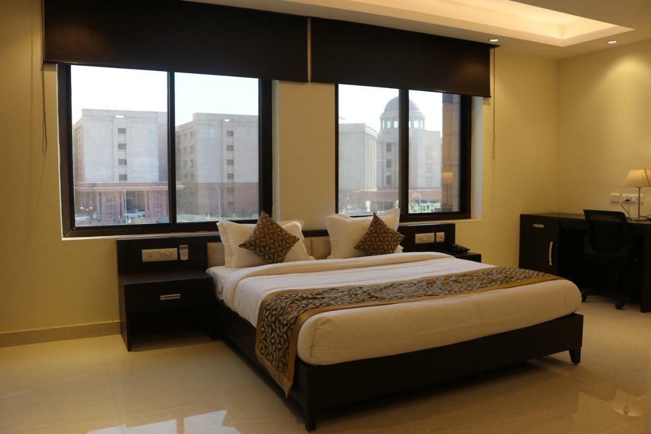 Hotel Solitaire Chinhat Luaran gambar